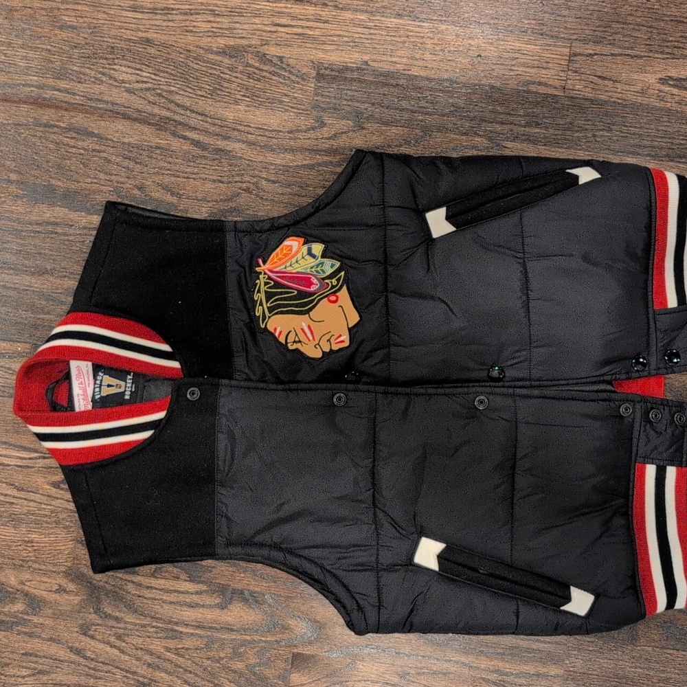 Mitchell & Ness Chicago Blackhawks Insulated Vest